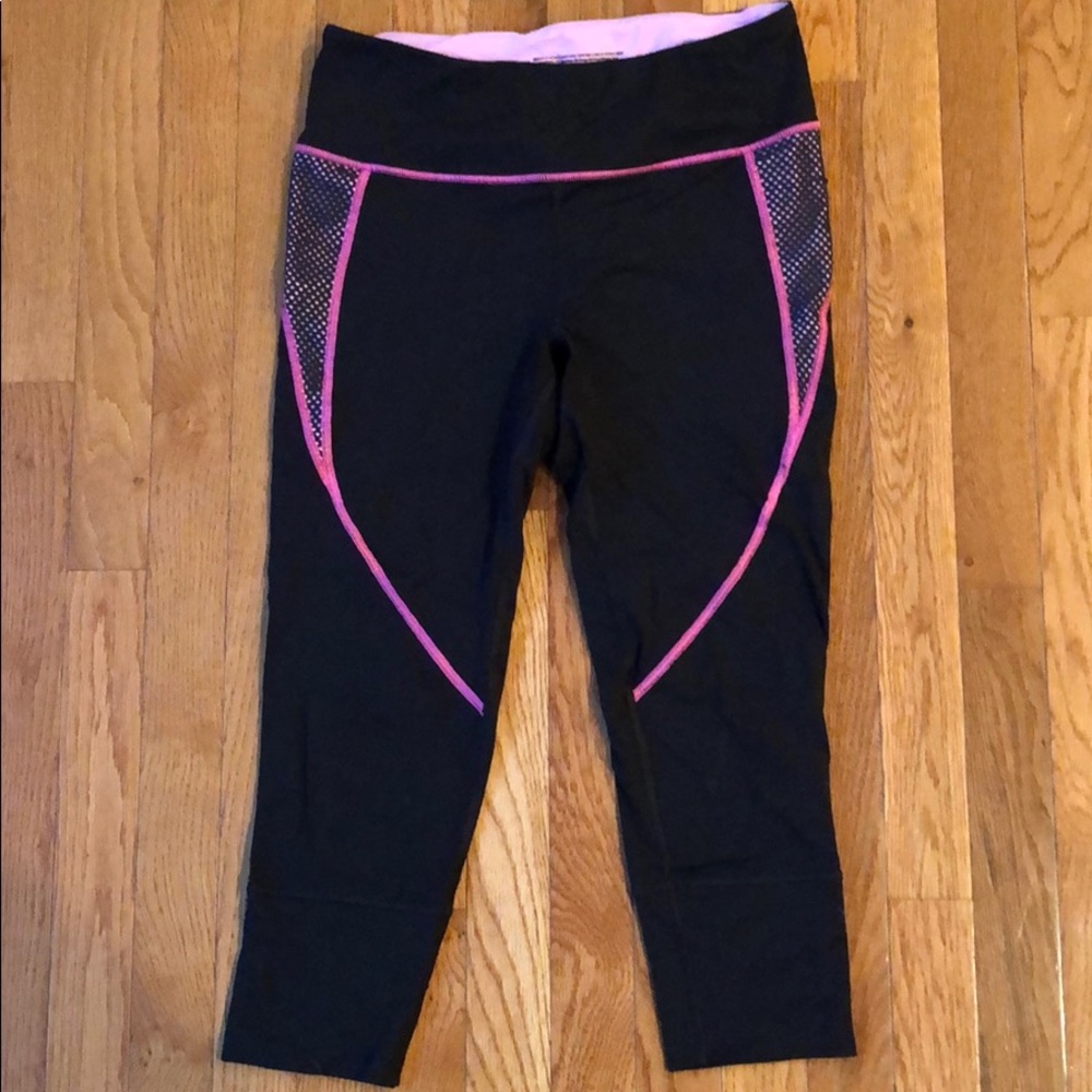 Victoria’s Secret Sport crop pants